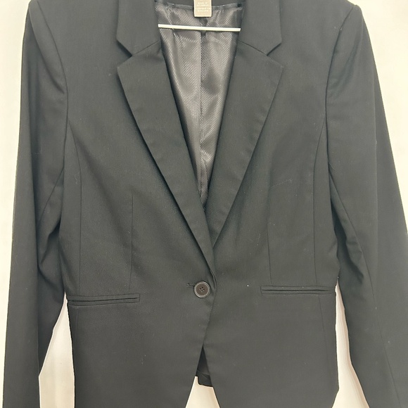 Black Tailored Blazer (Size: small) - Picture 2 of 3
